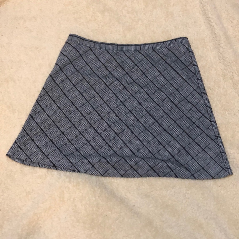 plaid gray kind of float skirt